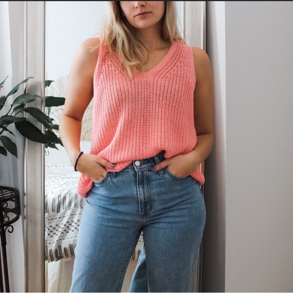 NWT Loft Sleeveless V-Neck Knit Sweater - Color Pink Size Small - Picture 3 of 10